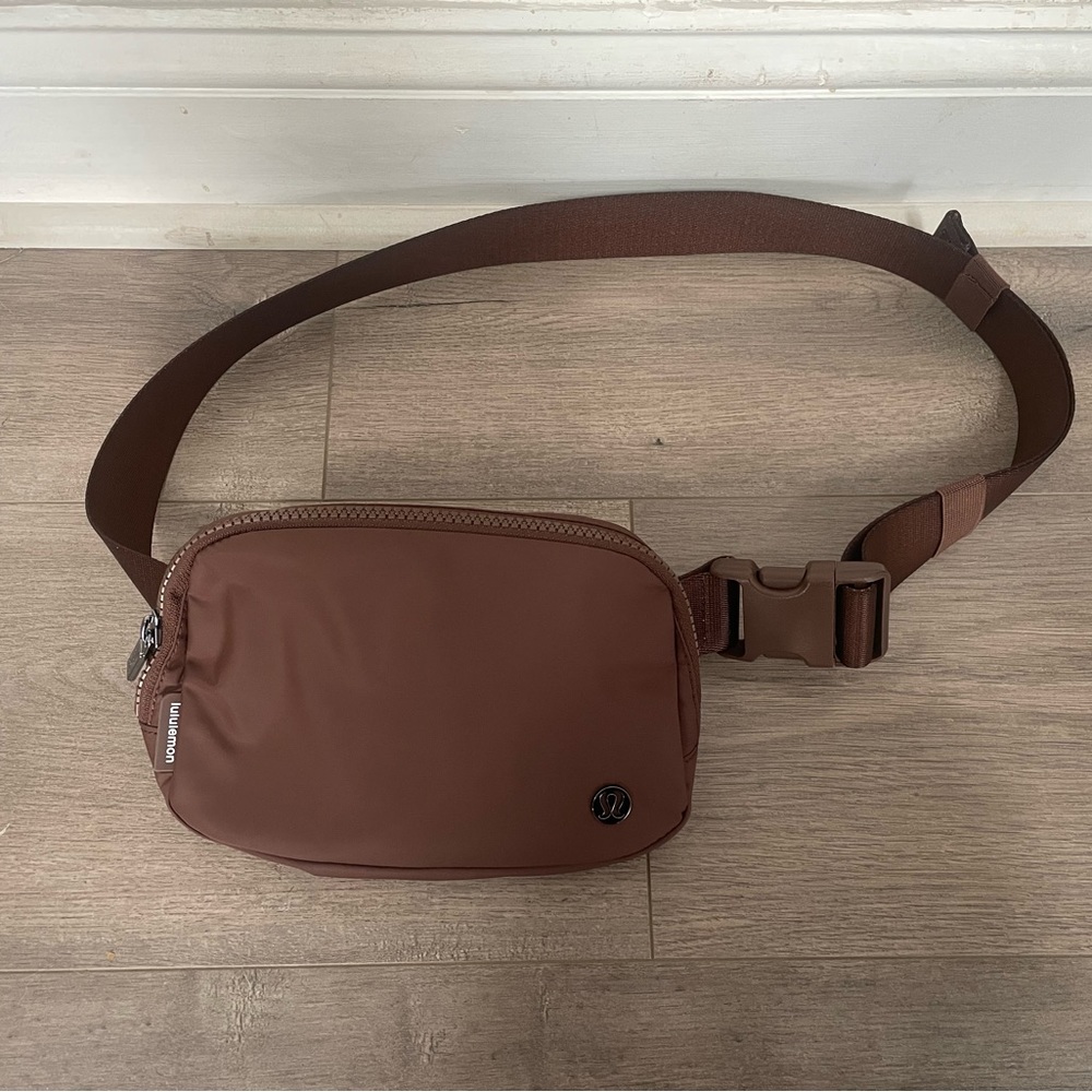 Lululemon Everywhere Belt Bag